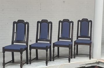 4 eetkamerstoelen  beschikbaar voor biedingen