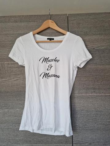 Muscles & mascara tshirt beschikbaar voor biedingen