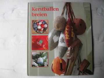 Kerstballen breien door Carice van Zijlen.