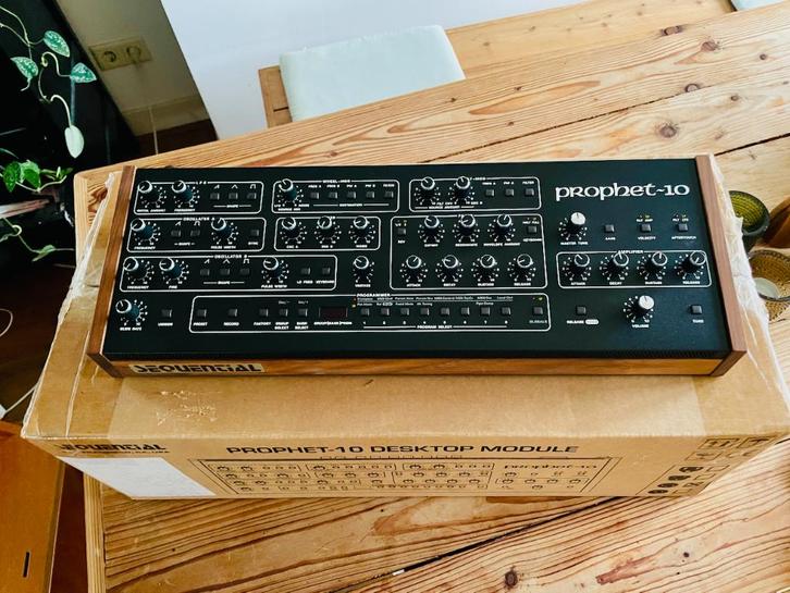 Sequential Prophet 10 Desktop module + decksaver, Muziek en Instrumenten, Synthesizers, Zo goed als nieuw, Overige aantallen, Overige merken