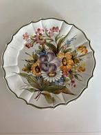 Vintage Nove Bassano Bord met Bloemmotief, Antiek en Kunst, Antiek | Porselein, Ophalen