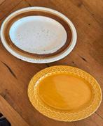 2 prachtige ovale platte schalen/ borden. Okergeel., Huis en Inrichting, Keuken | Servies, Ophalen of Verzenden, Zo goed als nieuw
