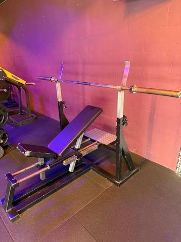 Multifunctionele (incline) chest press. Bankdruk beschikbaar voor biedingen