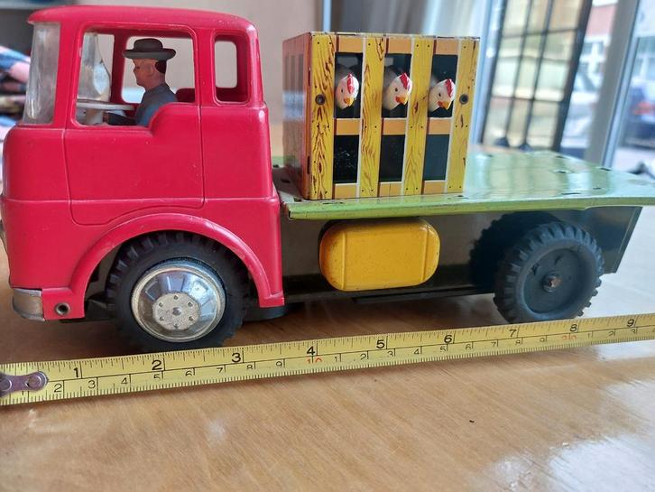 Oude metalen speelgoed vrachtwagen - kippenvervoer, Antiek en Kunst, Antiek | Speelgoed, Ophalen of Verzenden