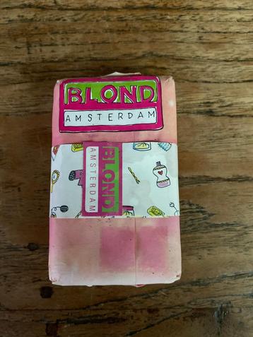 Blond amsterdam zeep , ongeopend , enkel  papier verkleurd  beschikbaar voor biedingen