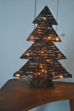 Kerstboom, gevlochten hout met verlichting, 61 cm hoog, Ophalen of Verzenden, Gebruikt