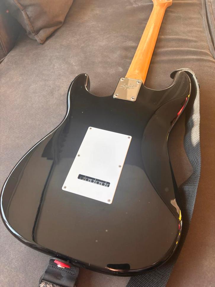 Squier Fender Stratocaster - Goede Gitaar!, Muziek en Instrumenten, Snaarinstrumenten | Gitaren | Elektrisch, Gebruikt, Solid body