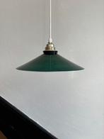 Vintage groene melkglas Franse driehoek keukenkap hanglamp, Huis en Inrichting, Lampen | Hanglampen, Ophalen of Verzenden, Glas