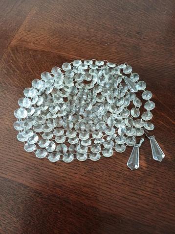 Glazen kristallen ketting  beschikbaar voor biedingen