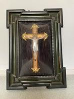 Kruisbeeld achter bol glas, Antiek en Kunst, Antiek | Religie, Ophalen