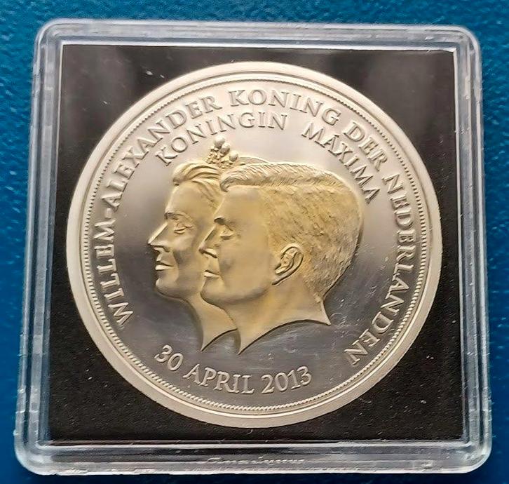 Inhuldiging van Koning Willem Alexander en Máxima - 2013, Postzegels en Munten, Penningen en Medailles, Overige materialen, Nederland