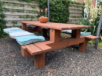 Robuuste Douglas Houten Picknicktafel - 2,5m - Incl Kussens beschikbaar voor biedingen