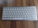 toetsenbord met blue tooth, Computers en Software, Toetsenborden, Ophalen of Verzenden, Qwerty, Gebruikt, Draadloos
