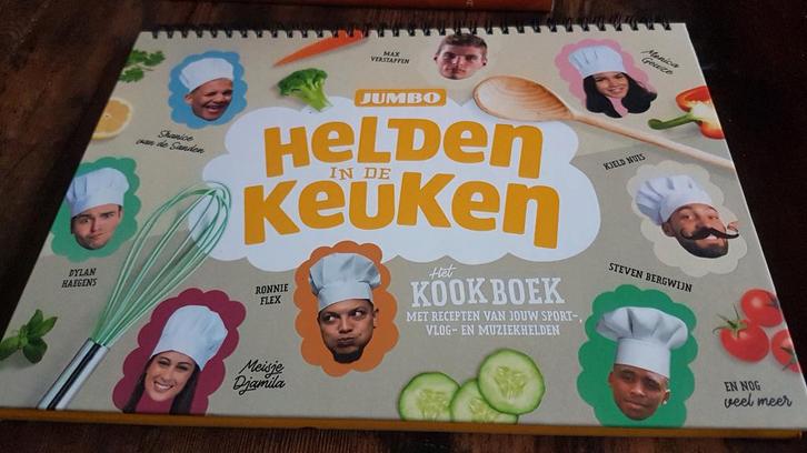 Helden in de keuken, van jouw sport-, vlog-en muziekhelden.., Boeken, Kookboeken, Zo goed als nieuw, Voorgerechten en Soepen, Hoofdgerechten