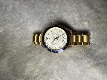 Tommy Hilfiger horloge Goud Kleurige beschikbaar voor biedingen