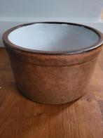 Vintage bruine Jasba bloempot, doorsnede 16 cm en 10,5 cm ho, Rond, Zo goed als nieuw, Aardewerk, Tuin