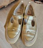 Gezocht gouden Ecco schoenen met klittenband  maat 39, Ophalen, Zo goed als nieuw, Overige kleuren, Sneakers of Gympen