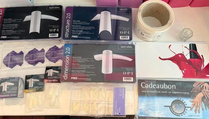 Opi & Magnetic producten nagel tips voor gel acryl nagels, Sieraden, Tassen en Uiterlijk, Uiterlijk | Lichaamsverzorging, Zo goed als nieuw