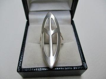 Zilveren mooie aparte ring 17 mm. open model 925 zilver beschikbaar voor biedingen