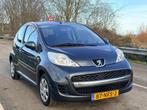 Peugeot 107 1.0 12V 3DR 2010 Grijs AIRCO / NAP !, Voorwielaandrijving, Stof, Zwart, 68 pk