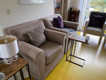 Twee IKEA fauteuils (Ektorp)