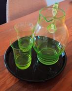 Uraniumglas set kan met glazen, Antiek en Kunst, Antiek | Glas en Kristal, Ophalen of Verzenden