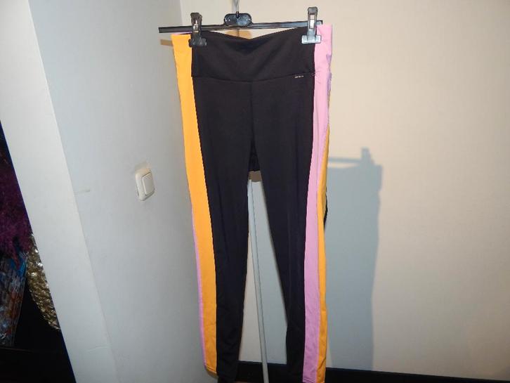 Goldbergh stretch legging zwart kleur accenten merk druk M, Kleding | Dames, Broeken en Pantalons, Zo goed als nieuw, Maat 38/40 (M)
