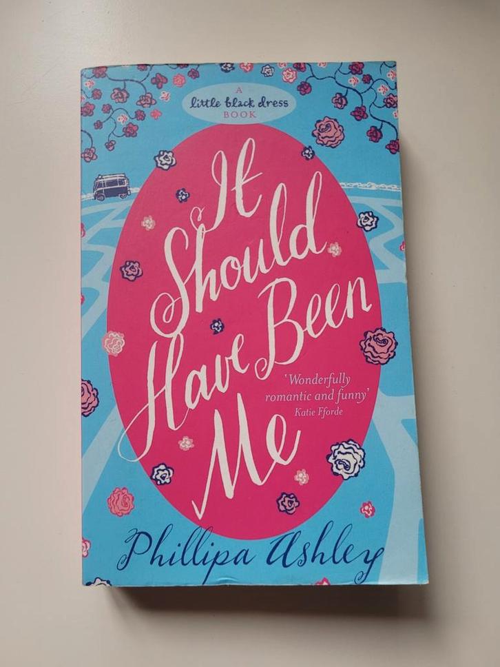 It Should Have Been Me - Phillipa Ashley, Boeken, Romans, Gelezen, Europa overig, Ophalen of Verzenden