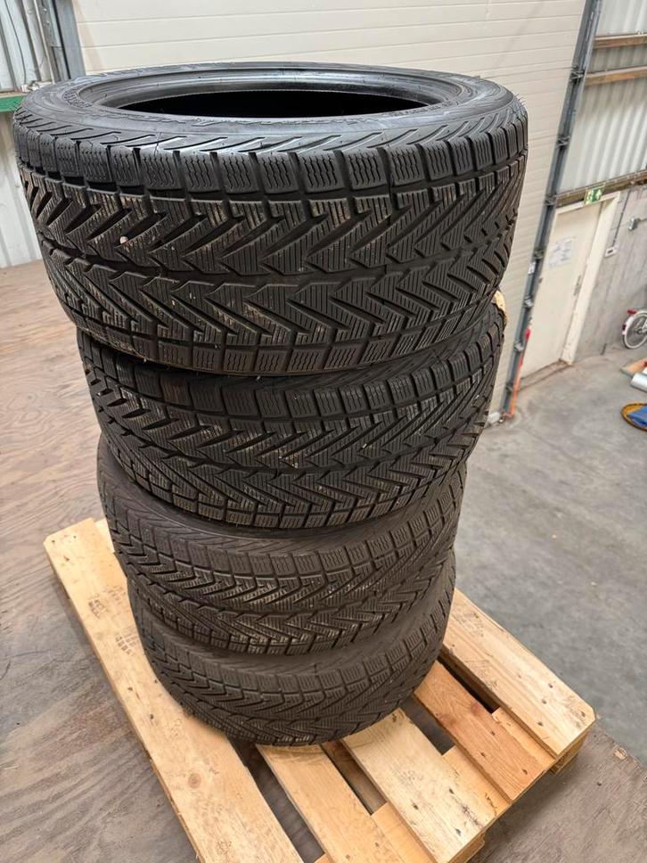 Prijs verlaaagd; Winterbanden 275/45/19 -Zeer Goed Profiel!, Auto-onderdelen, Banden en Velgen, Band(en), Winterbanden, 19 inch