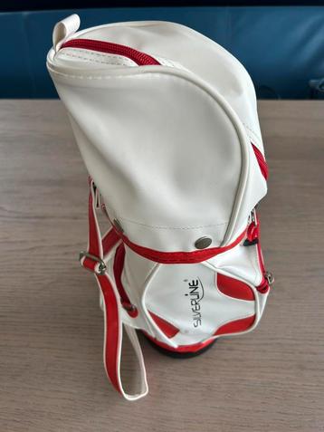 Golfhouder in de vorm van een golftas voor wijnfles beschikbaar voor biedingen