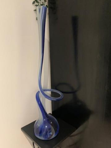 Hoge murano vaas aparte vorm blauw beschikbaar voor biedingen