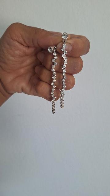 Originele swarovski oorbellen beschikbaar voor biedingen