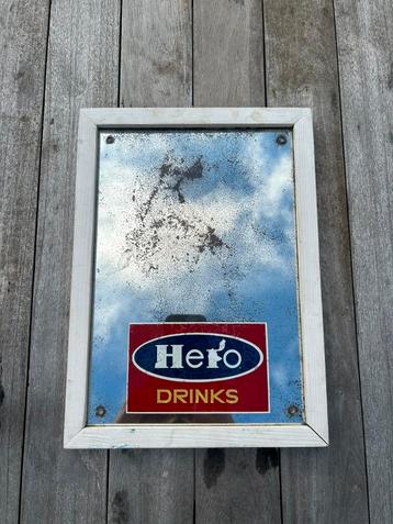 Hero Raamhanger beschikbaar voor biedingen