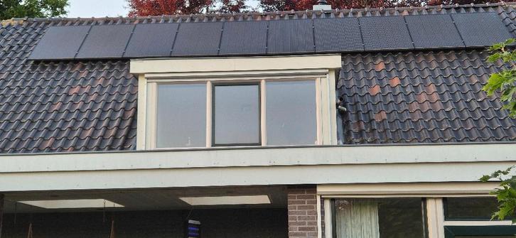 10 Zonnepanelen + Omvormer, Doe-het-zelf en Verbouw, Dakpannen en Dakbedekking, Gebruikt, Overige typen, Kunststof, Zwart, 15 m² of meer