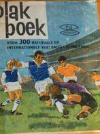 plakboek voor 300  voetbalclub emblemen, Ophalen of Verzenden, Zo goed als nieuw, Overige binnenlandse clubs, Overige typen