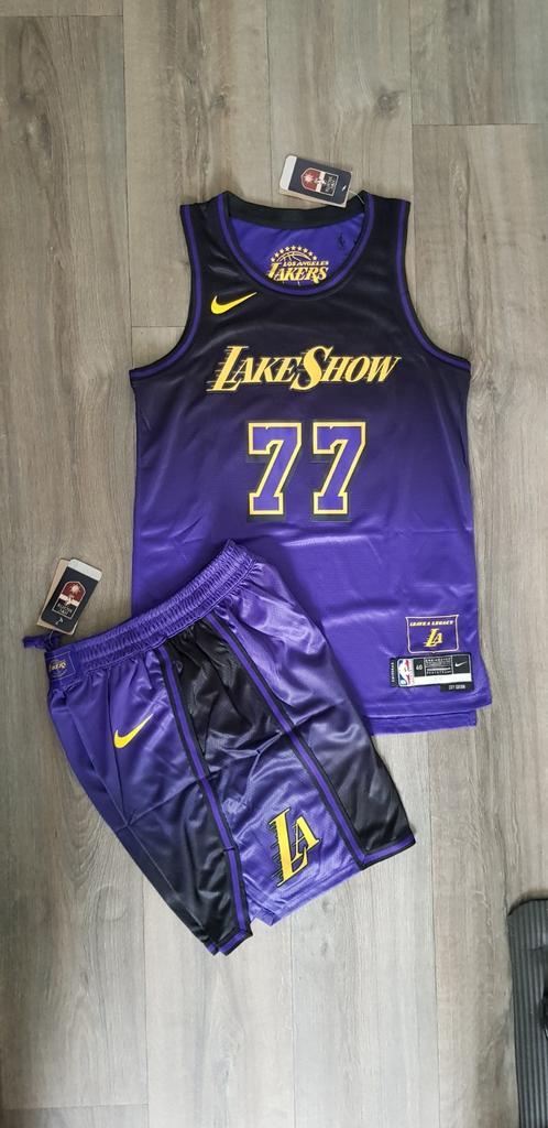 NBA L.A Lakers Luka Doncic basketbal tenue maat S, Sport en Fitness, Basketbal, Nieuw, Kleding, Ophalen of Verzenden