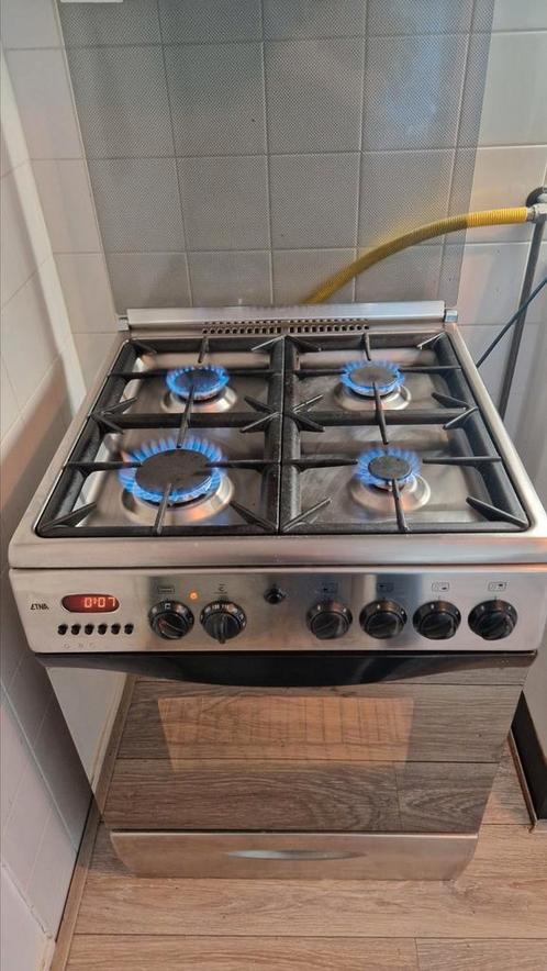 ETNA gasfornuis + oven, Witgoed en Apparatuur, Fornuizen, Gebruikt, Vrijstaand, Gas, 4 kookzones, 85 tot 90 cm, 60 cm of meer