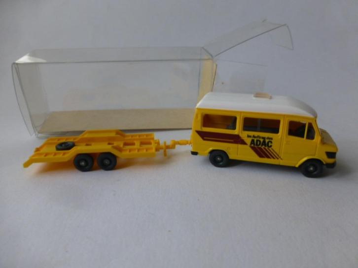 Wiking 18062 Mercedes 207D ADAC busje met autoambulance, Hobby en Vrije tijd, Modelauto's | 1:87, Zo goed als nieuw, Bus of Vrachtwagen