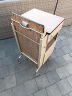 Oud vintage ziekenhuis kastje of tafeltje, Antiek en Kunst, Curiosa en Brocante, Ophalen