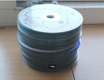 63cd,s om mee te knutselen beschikbaar voor biedingen