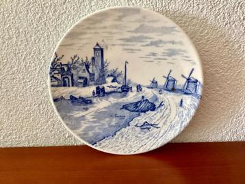 Mooi Delfts blauw wandbord van N.Leukert, decor 516 beschikbaar voor biedingen