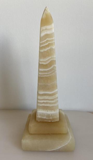 Vintage Beeld Sculptuur Obelisk Albast 24 cm beschikbaar voor biedingen