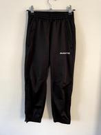Masita trainingsbroek zwart, Kinderen en Baby's, Kinderkleding | Maat 128, Broek, Jongen of Meisje, Ophalen of Verzenden, Zo goed als nieuw