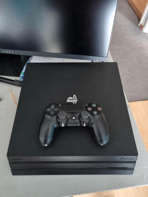 Playstation 4 Pro  1 GB geheugen + Controller + Voedingskabe, Spelcomputers en Games, Spelcomputers | Sony PlayStation 4, Zo goed als nieuw