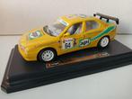 Alfa Romeo 156 Gran Turismo geel Burago 0526 1:24 op display, Hobby en Vrije tijd, Modelauto's | 1:24, Verzenden, Zo goed als nieuw