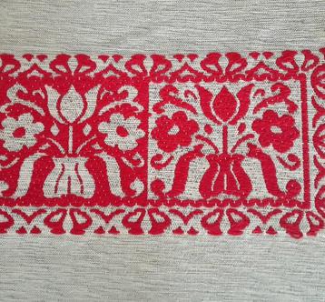 Authentiek geweven Oostenrijks tafelloper geborduurd patroon beschikbaar voor biedingen