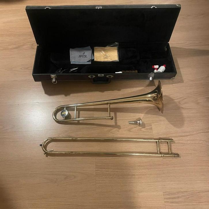 Jupiter trombone met mondstuk, koffer en benodigdheden, Muziek en Instrumenten, Blaasinstrumenten | Trombones, Gebruikt, Tenor
