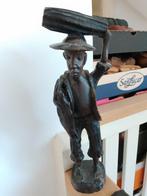 Houten beeld man 28 cm, met vis, Antiek en Kunst, Ophalen