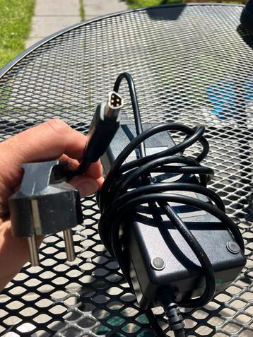Stella trapezium oplader 2 ampere beschikbaar voor biedingen