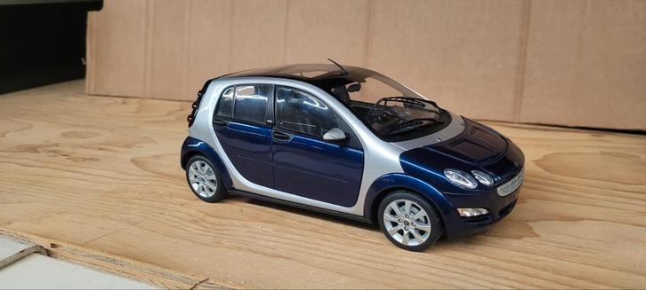 Kyosho 2005 Smart ForFour, Hobby en Vrije tijd, Modelauto's | 1:18, Zo goed als nieuw, Auto, Kyosho, Ophalen of Verzenden
